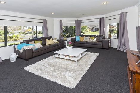 Photo of property in 22 Emyvalie Place, Dannemora, Auckland, 2016