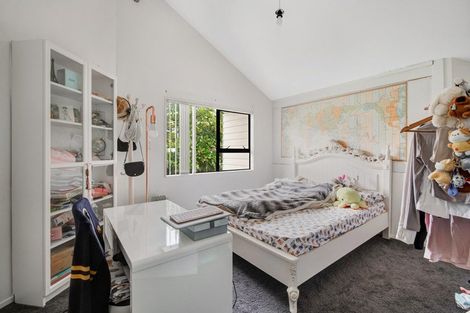 Photo of property in 30 Unsworth Drive, Unsworth Heights, Auckland, 0632