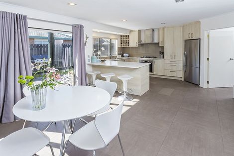 Photo of property in 22 Emyvalie Place, Dannemora, Auckland, 2016