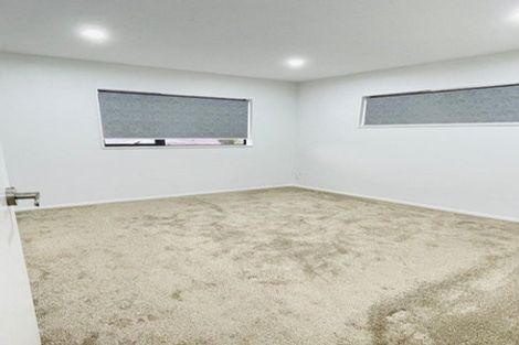 Photo of property in 1/2 Smiths Avenue, Papakura, 2110