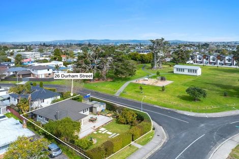 Photo of property in 26 Durham Street, Te Atatu Peninsula, Auckland, 0610