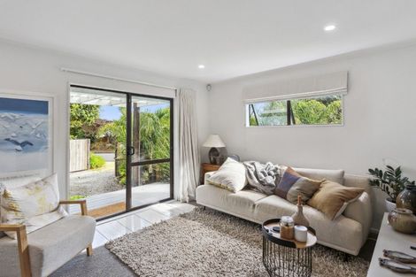 Photo of property in 2 Island View Terrace, Waikanae Beach, Waikanae, 5036