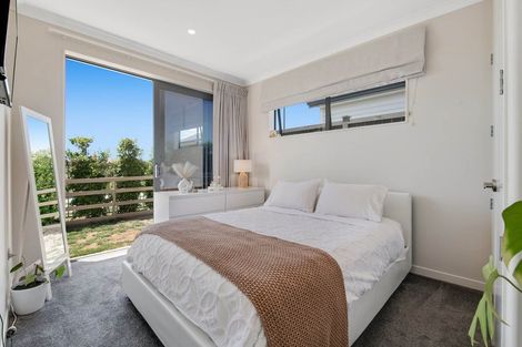 Photo of property in 87 Argent Lane, Wainui, 0932