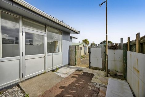 Photo of property in 22 Hickey Place, Opunake, 4616
