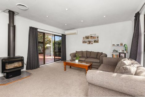 Photo of property in 8 Elizabeth Place, Clive, 4102