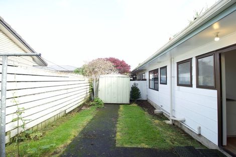 Photo of property in 4/4a Browns Road, Manurewa, Auckland, 2102