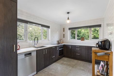 Photo of property in 76 Marine Parade, Mellons Bay, Auckland, 2014