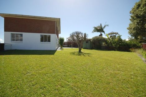 Photo of property in 105 Hutchinsons Road, Bucklands Beach, Auckland, 2014