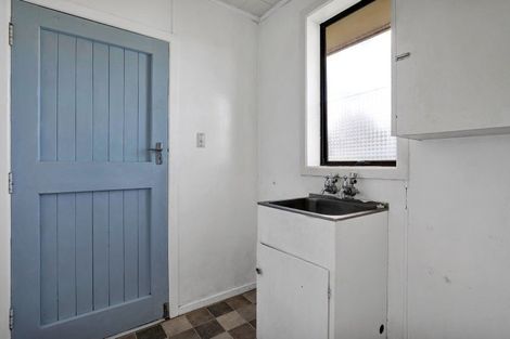 Photo of property in 72 Reid Avenue, Hawera, 4610