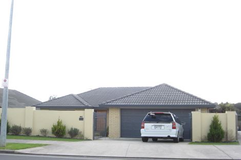Photo of property in 128a Charles Prevost Drive, The Gardens, Auckland, 2105