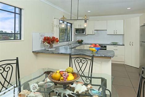 Photo of property in 70 San Valentino Drive, Henderson, Auckland, 0612