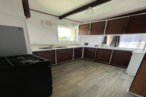 Photo of property in 2 Mervyn Place, Plimmerton, Porirua, 5026