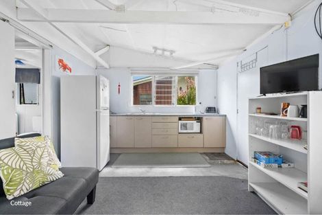 Photo of property in 4 Ringer Avenue, Matapouri, Whangarei, 0173