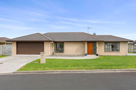 Photo of property in 21 Chadwick Place, Rototuna North, Hamilton, 3210