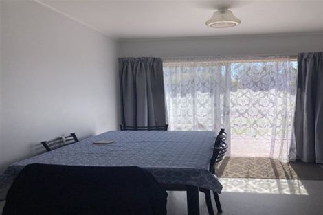 Photo of property in 4 Pomelo Road, Te Atatu South, Auckland, 0610
