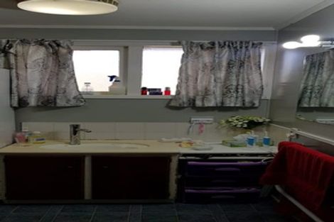 Photo of property in 53 Lawrence Crescent, Hillpark, Auckland, 2102