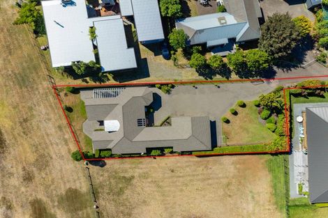 Photo of property in 10 Mahuta Road, Waitahanui, Taupo, 3378