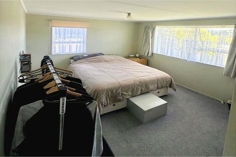 Photo of property in 50 Aniseed Grove, Timberlea, Upper Hutt, 5018