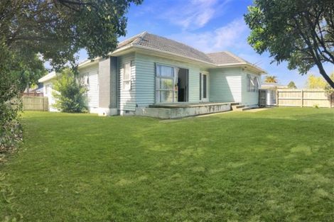 Photo of property in 1/49 Clevedon Road, Papakura, 2110