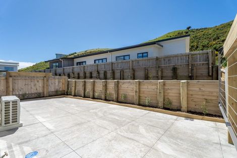 Photo of property in 41 Farnworth Terrace, Glenside, Wellington, 6037