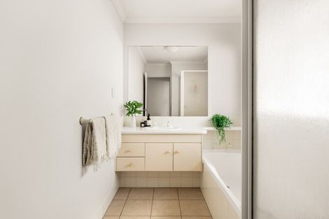 Photo of property in 13a Oceanbeach Road, Mount Maunganui, 3116