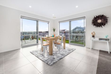 Photo of property in 7 Weatherdeck Close, Whitby, Porirua, 5024