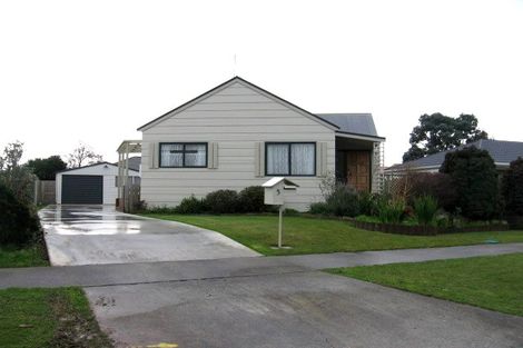 Photo of property in 5 Peppertree Glade, Kelvin Grove, Palmerston North, 4414