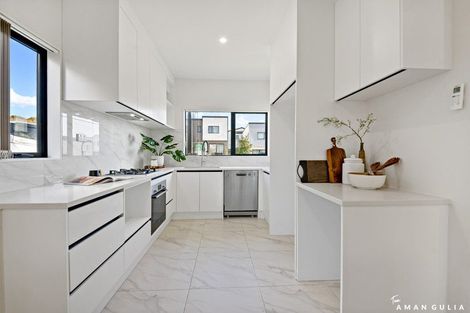 Photo of property in 37a Crestview Rise, Papakura, 2110