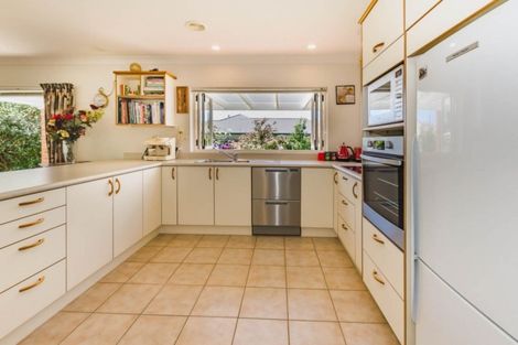 Photo of property in 41 Kapanui Road, Waikanae, 5036
