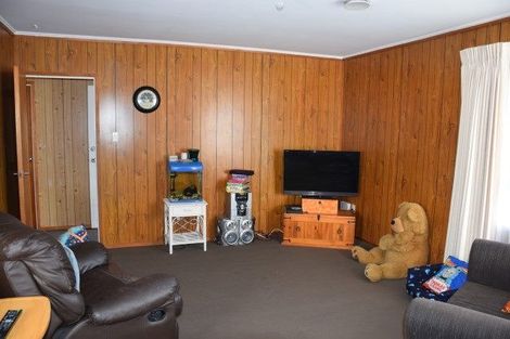 Photo of property in 3 Blue Way, Glendene, Auckland, 0602