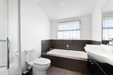 Photo of property in 14 Brownlee Place, Pukekohe, 2120