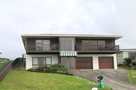 Photo of property in 35 Rosario Crescent, Red Beach, 0932