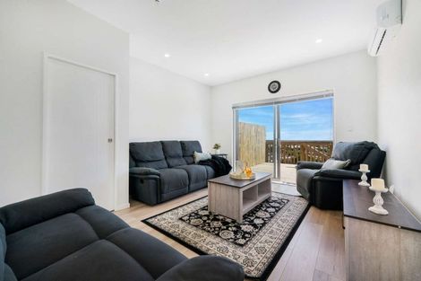 Photo of property in 11a Crestview Rise, Papakura, 2110