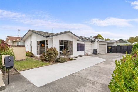 Photo of property in 39 Ambleside Drive, Burnside, Christchurch, 8053