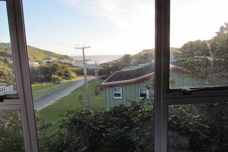 Photo of property in 41 Seaview Road, Glenfield, Auckland, 0629