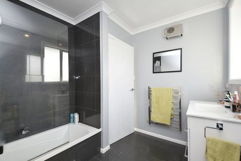 Photo of property in 30 Highfield Terrace, Newfield, Invercargill, 9812