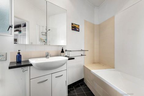 Photo of property in Atlas House, 12/22 Ghuznee Street, Te Aro, Wellington, 6011