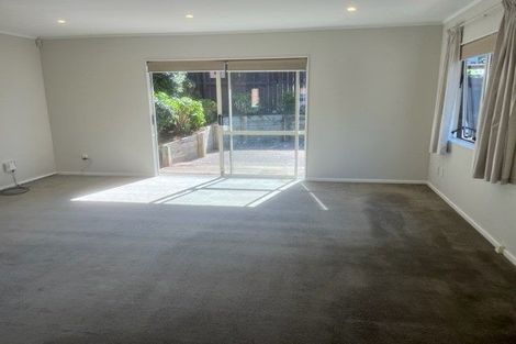 Photo of property in 109a Gossamer Drive, Pakuranga Heights, Auckland, 2010