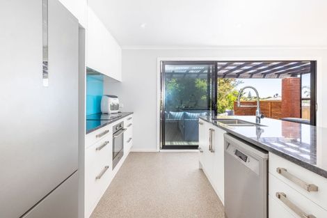 Photo of property in 3 Walton Road, Paraparaumu Beach, Paraparaumu, 5032