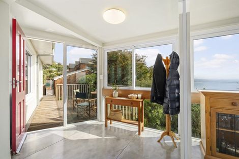 Photo of property in 21 Waipapa Terrace, Hataitai, Wellington, 6021