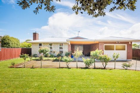 Photo of property in 15 College Street, Awapuni, Palmerston North, 4412