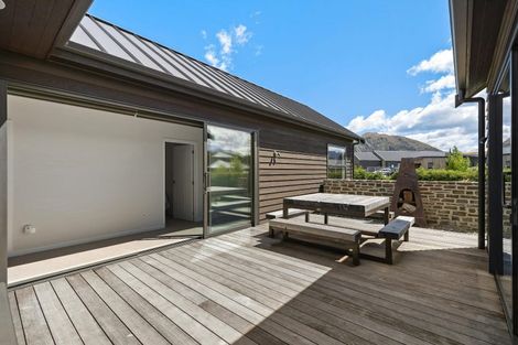 Photo of property in 2 Avalanche Place, Wanaka, 9305