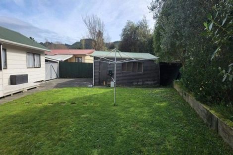 Photo of property in 6 Edmund Lomas Grove, Birchville, Upper Hutt, 5018