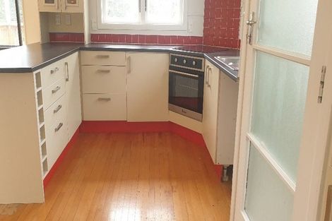 Photo of property in 10 Albert Pryor Avenue, Henderson, Auckland, 0612