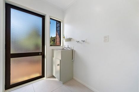 Photo of property in 2/18 Fernwood Grove, Bayview, Auckland, 0629