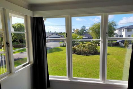 Photo of property in 7 Neil Avenue, Te Atatu Peninsula, Auckland, 0610