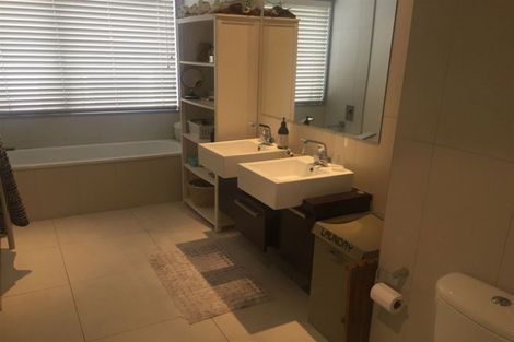 Photo of property in Cayman Apartments, 292b4 Maunganui Road, Mount Maunganui, 3116