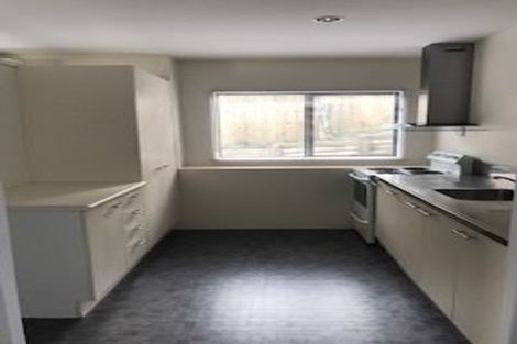 Photo of property in 33 Helleur Road, Massey, Auckland, 0614