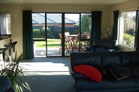 Photo of property in 15 Harrys Way, Redwood, Christchurch, 8051