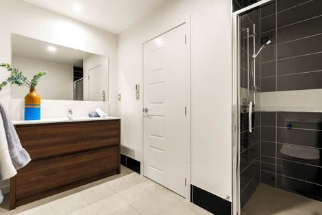 Photo of property in 45a Forrest Hill Road, Milford, Auckland, 0620